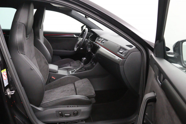 Škoda Superb Combi 1.4 TSI iV Sportline*AUTOM.*ACC*CAM*ECC*CARPLAY*