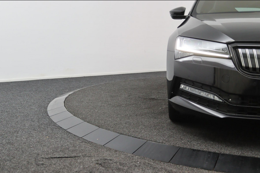 Škoda Superb Combi 1.4 TSI iV Sportline*AUTOM.*ACC*CAM*ECC*CARPLAY*