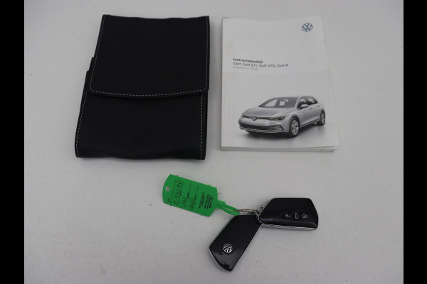 Volkswagen Golf 1.5 TSI R-Line | Panoramadak | Carplay | Sportstoelen | Navigatie | Adaptive cruise | Parkeerhulp | File Assistent | Full LED