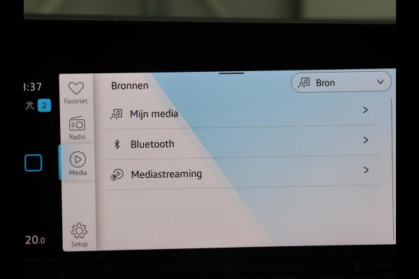 Volkswagen Golf 1.5 TSI R-Line | Panoramadak | Carplay | Sportstoelen | Navigatie | Adaptive cruise | Parkeerhulp | File Assistent | Full LED