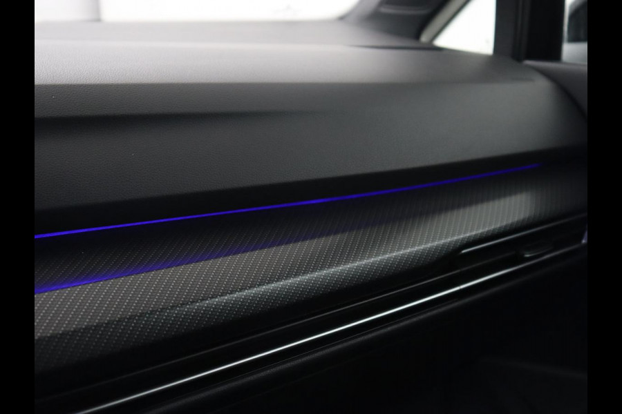 Volkswagen Golf 1.5 TSI R-Line | Panoramadak | Carplay | Sportstoelen | Navigatie | Adaptive cruise | Parkeerhulp | File Assistent | Full LED