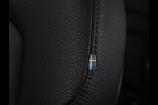 Volvo V60 2.0 T6 AWD Recharge Inscription | Trekhaak | Stoel & stuurverwarming | Leder | Adaptive cruise | Memory | Carplay | Navigatie | Camera | PHEV | Plug In Volvo V60 2.0 T6 AWD Recharge Inscription | Trekhaak | Stoel & stuurverwarming | Leder | Adaptive cruise | Memory | Carplay | Navigatie | Camera | PHEV | Plug In