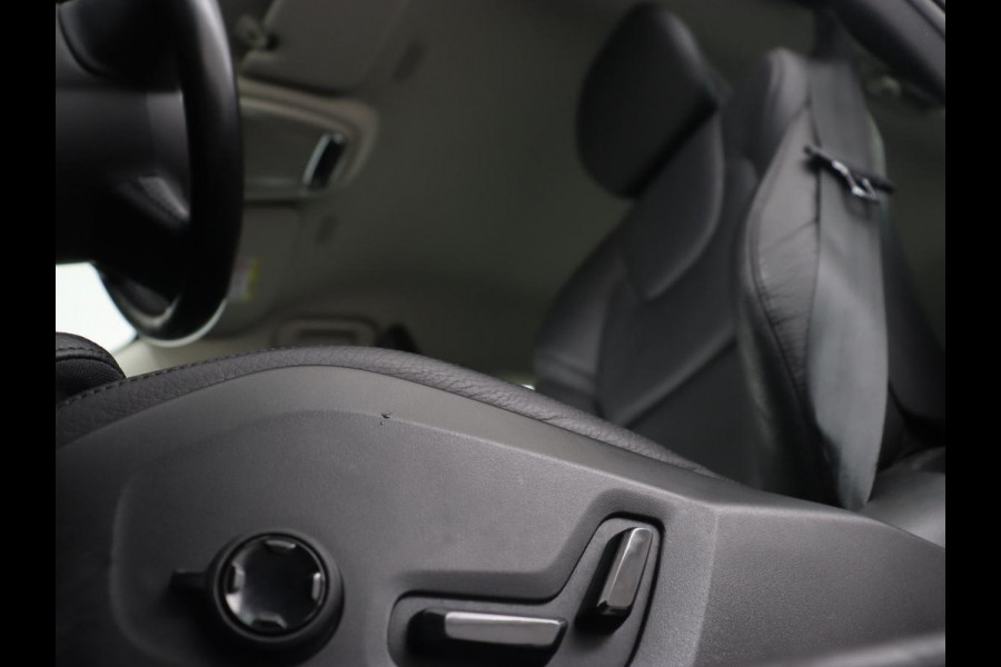 Volvo V60 2.0 T6 AWD Recharge Inscription | Trekhaak | Stoel & stuurverwarming | Leder | Adaptive cruise | Memory | Carplay | Navigatie | Camera | PHEV | Plug In Volvo V60 2.0 T6 AWD Recharge Inscription | Trekhaak | Stoel & stuurverwarming | Leder | Adaptive cruise | Memory | Carplay | Navigatie | Camera | PHEV | Plug In