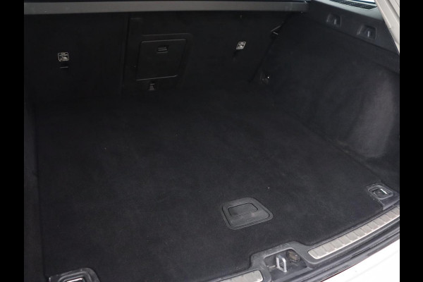 Volvo V60 2.0 T6 AWD Recharge Inscription | Trekhaak | Stoel & stuurverwarming | Leder | Adaptive cruise | Memory | Carplay | Navigatie | Camera | PHEV | Plug In Volvo V60 2.0 T6 AWD Recharge Inscription | Trekhaak | Stoel & stuurverwarming | Leder | Adaptive cruise | Memory | Carplay | Navigatie | Camera | PHEV | Plug In