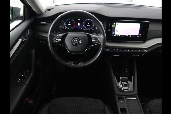 Škoda Octavia 1.0 e-TSI Business Edition | Stoelverwarming | Trekhaak | Camera | Carplay | Virtual Cockpit | Navigatie | Cruise control