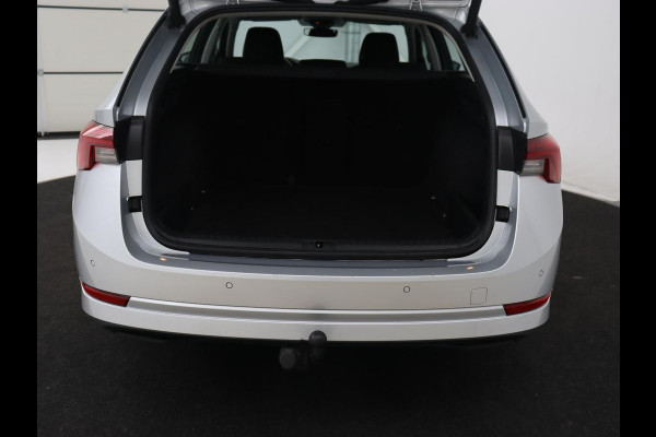 Škoda Octavia 1.0 e-TSI Business Edition | Stoelverwarming | Trekhaak | Camera | Carplay | Virtual Cockpit | Navigatie | Cruise control