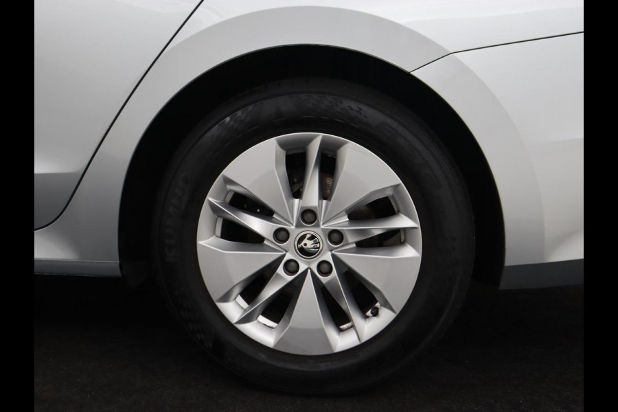 Škoda Octavia 1.0 e-TSI Business Edition | Stoelverwarming | Trekhaak | Camera | Carplay | Virtual Cockpit | Navigatie | Cruise control