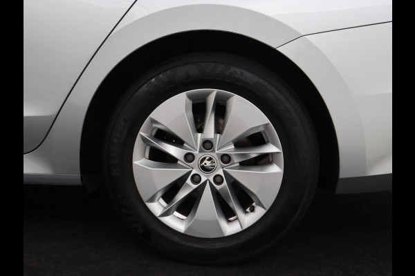 Škoda Octavia 1.0 e-TSI Business Edition | Stoelverwarming | Trekhaak | Camera | Carplay | Virtual Cockpit | Navigatie | Cruise control