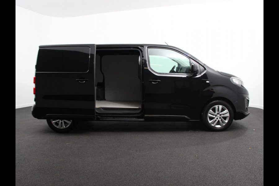 Peugeot Expert 1.5 BlueHDI Premium L2 | Navigatie | Apple carplay/Android Auto | DAB+ | 3zits | Airco | Cruise Control | Betimmering | Bumpers in kleur Peugeot Expert 1.5 BlueHDI Premium L2 | Navigatie | Apple carplay/Android Auto | DAB+ | 3zits | Airco | Cruise Control | Betimmering | Bumpers in kleur