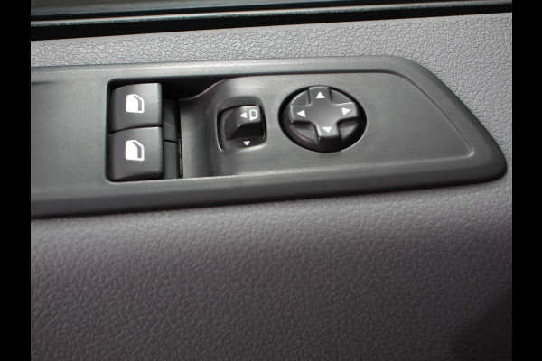 Peugeot Expert 1.5 BlueHDI Premium L2 | Navigatie | Apple carplay/Android Auto | DAB+ | 3zits | Airco | Cruise Control | Betimmering | Bumpers in kleur Peugeot Expert 1.5 BlueHDI Premium L2 | Navigatie | Apple carplay/Android Auto | DAB+ | 3zits | Airco | Cruise Control | Betimmering | Bumpers in kleur