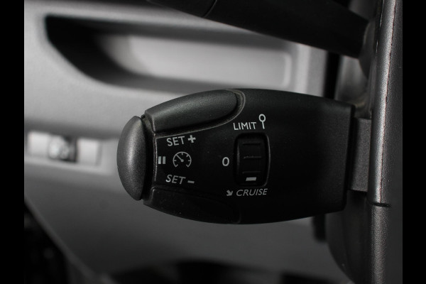 Peugeot Expert 1.5 BlueHDI Premium L2 | Navigatie | Apple carplay/Android Auto | DAB+ | 3zits | Airco | Cruise Control | Betimmering | Bumpers in kleur Peugeot Expert 1.5 BlueHDI Premium L2 | Navigatie | Apple carplay/Android Auto | DAB+ | 3zits | Airco | Cruise Control | Betimmering | Bumpers in kleur