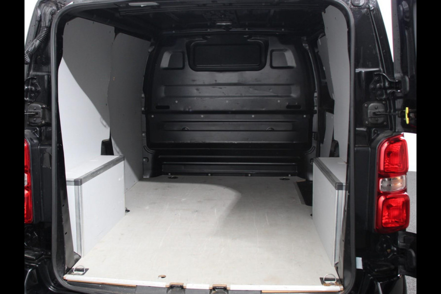 Peugeot Expert 1.5 BlueHDI Premium L2 | Navigatie | Apple carplay/Android Auto | DAB+ | 3zits | Airco | Cruise Control | Betimmering | Bumpers in kleur Peugeot Expert 1.5 BlueHDI Premium L2 | Navigatie | Apple carplay/Android Auto | DAB+ | 3zits | Airco | Cruise Control | Betimmering | Bumpers in kleur