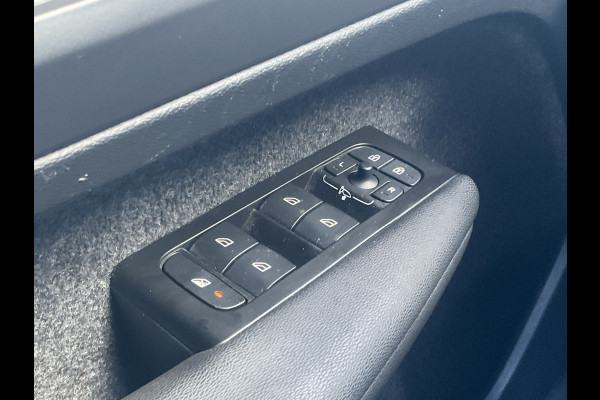 Volvo XC40 1.5 T5 262pk PHEV Recharge R-Design Elek.Trekhaak Leer Stoel/Stuurverw Adap.Cruise NL-Auto!