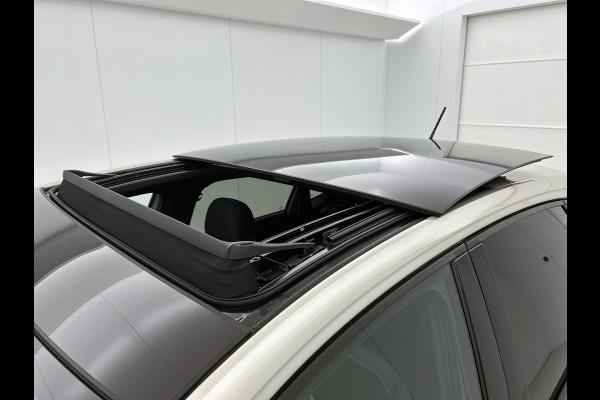 Volkswagen Polo 1.0 TSI Comfortline Automaat (PANORAMADAK, VIRTUAL COCKPIT, NAVIGATIE, CAMERA, CARPLAY, GOED ONDERHOUDEN) Volkswagen Polo 1.0 TSI Comfortline Automaat (PANORAMADAK, VIRTUAL COCKPIT, NAVIGATIE, CAMERA, CARPLAY, GOED ONDERHOUDEN)