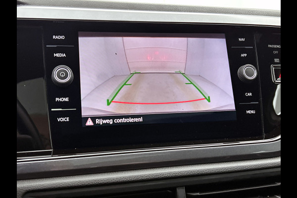 Volkswagen Polo 1.0 TSI Comfortline Automaat (PANORAMADAK, VIRTUAL COCKPIT, NAVIGATIE, CAMERA, CARPLAY, GOED ONDERHOUDEN) Volkswagen Polo 1.0 TSI Comfortline Automaat (PANORAMADAK, VIRTUAL COCKPIT, NAVIGATIE, CAMERA, CARPLAY, GOED ONDERHOUDEN)