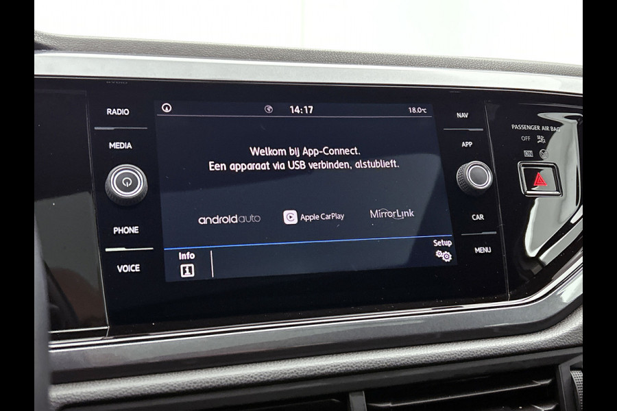 Volkswagen Polo 1.0 TSI Comfortline Automaat (PANORAMADAK, VIRTUAL COCKPIT, NAVIGATIE, CAMERA, CARPLAY, GOED ONDERHOUDEN) Volkswagen Polo 1.0 TSI Comfortline Automaat (PANORAMADAK, VIRTUAL COCKPIT, NAVIGATIE, CAMERA, CARPLAY, GOED ONDERHOUDEN)