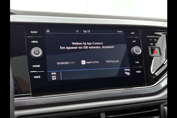 Volkswagen Polo 1.0 TSI Comfortline Automaat (PANORAMADAK, VIRTUAL COCKPIT, NAVIGATIE, CAMERA, CARPLAY, GOED ONDERHOUDEN) Volkswagen Polo 1.0 TSI Comfortline Automaat (PANORAMADAK, VIRTUAL COCKPIT, NAVIGATIE, CAMERA, CARPLAY, GOED ONDERHOUDEN)