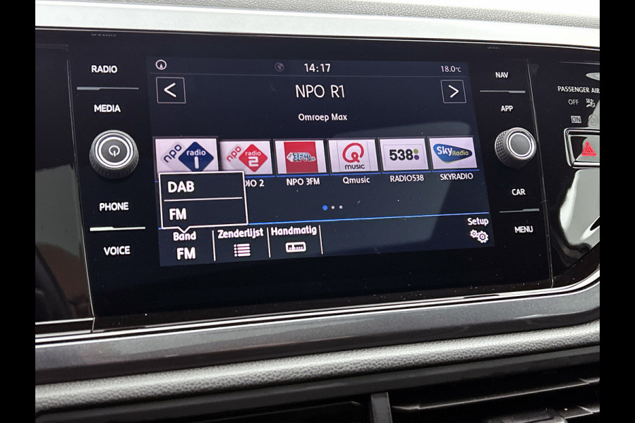 Volkswagen Polo 1.0 TSI Comfortline Automaat (PANORAMADAK, VIRTUAL COCKPIT, NAVIGATIE, CAMERA, CARPLAY, GOED ONDERHOUDEN) Volkswagen Polo 1.0 TSI Comfortline Automaat (PANORAMADAK, VIRTUAL COCKPIT, NAVIGATIE, CAMERA, CARPLAY, GOED ONDERHOUDEN)