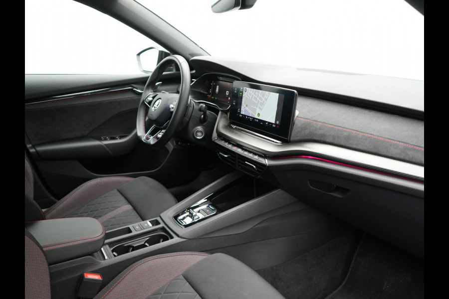 Škoda Octavia Combi 1.4 TSI RS iV Business Plug In Hybrid 245pk Dealer O.H PHEV | Adaptive Cruise | Camera | Sportstoelen Verwarmd | Apple Carplay | Navigatie | Crystal LED | Blis | Keyless | Stuur Verwarmd | Virtual | DAB | Škoda Octavia Combi 1.4 TSI RS iV Business Plug In Hybrid 245pk Dealer O.H PHEV | Adaptive Cruise | Camera | Sportstoelen Verwarmd | Apple Carplay | Navigatie | Crystal LED | Blis | Keyless | Stuur Verwarmd | Virtual | DAB |
