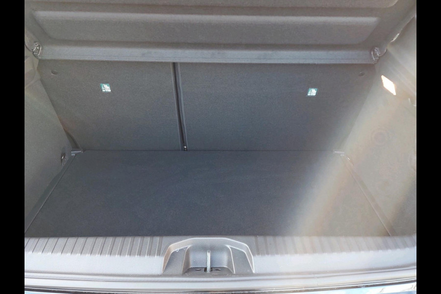 Mitsubishi Colt 1.0T MT First Edition | Cruise control | Navigatie | Achteruitrijcamera | Mitsubishi Colt 1.0T MT First Edition | Cruise control | Navigatie | Achteruitrijcamera |