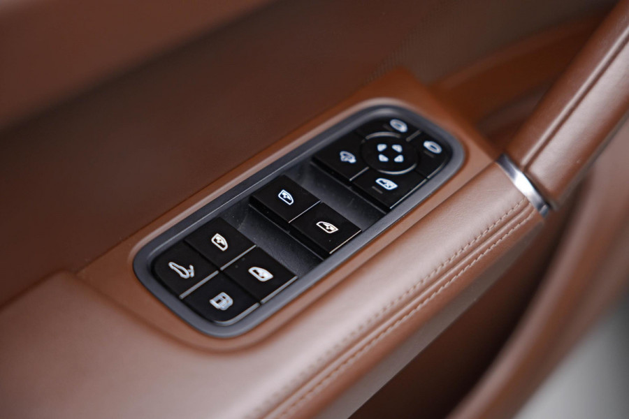 Porsche Cayenne Coupé 3.0 E-Hybrid |Pano|SportChrono|360|Bose| Porsche Cayenne Coupé 3.0 E-Hybrid |Pano|SportChrono|360|Bose|