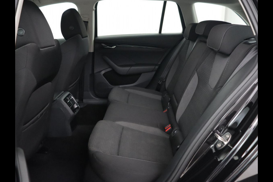 Škoda Octavia 1.4 TSI PHEV Business Edition | Adaptive cruise | Carplay | Stuurverwarming | Navigatie | Parkeerhulp | Climate control | Plug In Škoda Octavia 1.4 TSI PHEV Business Edition | Adaptive cruise | Carplay | Stuurverwarming | Navigatie | Parkeerhulp | Climate control | Plug In