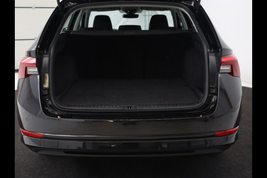 Škoda Octavia 1.4 TSI PHEV Business Edition | Adaptive cruise | Carplay | Stuurverwarming | Navigatie | Parkeerhulp | Climate control | Plug In Škoda Octavia 1.4 TSI PHEV Business Edition | Adaptive cruise | Carplay | Stuurverwarming | Navigatie | Parkeerhulp | Climate control | Plug In