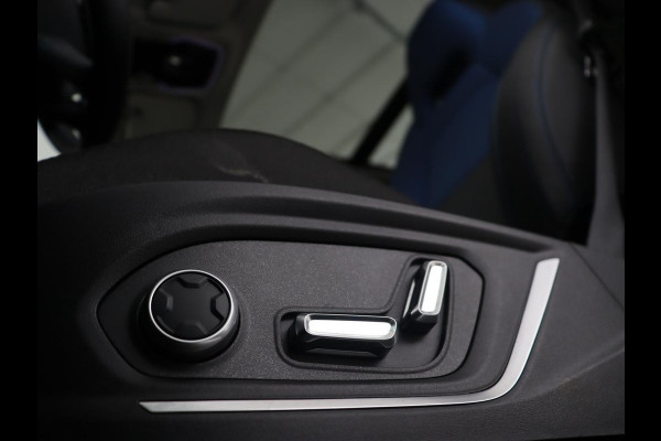 Lynk & Co 01 1.5 Plug In | Panoramadak | Infinity by Harman | Camera | Adaptive cruise | Stoelverwarming | Carplay | Memory | Full LED Lynk & Co 01 1.5 Plug In | Panoramadak | Infinity by Harman | Camera | Adaptive cruise | Stoelverwarming | Carplay | Memory | Full LED