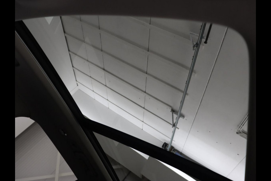 Lynk & Co 01 1.5 Plug In | Panoramadak | Infinity by Harman | Camera | Adaptive cruise | Stoelverwarming | Carplay | Memory | Full LED Lynk & Co 01 1.5 Plug In | Panoramadak | Infinity by Harman | Camera | Adaptive cruise | Stoelverwarming | Carplay | Memory | Full LED