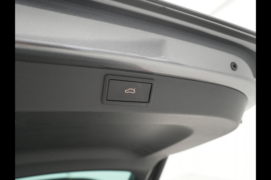 Škoda Karoq 1.5 TSI ACT 150PK DSG Sportline Business Navigatie Camera elek klep keyless 18"velgen 151