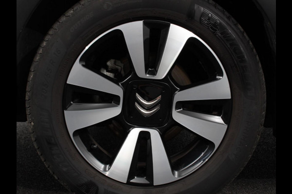 Citroën C3 1.2 PureTech Max Automaat  Airco Navigatie d.m.v.Apple carplay / Android Auto Parksensoren Lichtmetalen Velgen Citroën C3 1.2 PureTech Max Automaat  Airco Navigatie d.m.v.Apple carplay / Android Auto Parksensoren Lichtmetalen Velgen