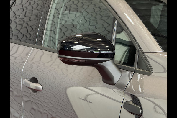 Renault Captur 1.3 MILD HYBRID 160 TECHNO CAMERA 18''LMV STOEL/STUUR .VERW PURE VISION LED 10'' R-LINK NAVI 2025 EDC-automaat (Efficiënt Dual Clutch) 7 Versnellingen 1200KG Trekgewicht