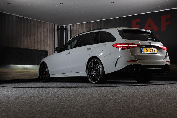 Mercedes-Benz C-Klasse Estate 300 e AMG 63 Look / Massage / Burmester / Head Up / 360 Camera / Acc / Elek Stoelen / Open Pano / 20