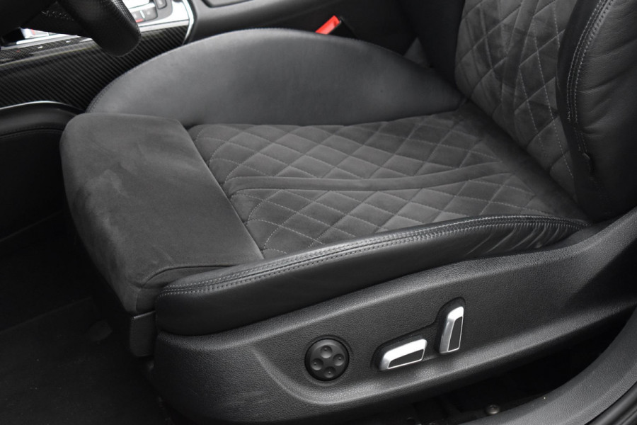 Audi A6 Avant 4.0 TFSI RS 6 quattro performance Pano Camera ACC Stuurvw Memory Audi A6 Avant 4.0 TFSI RS 6 quattro performance Pano Camera ACC Stuurvw Memory