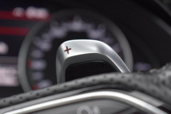 Audi A6 Avant 4.0 TFSI RS 6 quattro performance Pano Camera ACC Stuurvw Memory Audi A6 Avant 4.0 TFSI RS 6 quattro performance Pano Camera ACC Stuurvw Memory