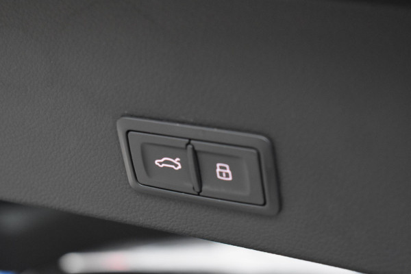 Audi A6 Avant 4.0 TFSI RS 6 quattro performance Pano Camera ACC Stuurvw Memory Audi A6 Avant 4.0 TFSI RS 6 quattro performance Pano Camera ACC Stuurvw Memory