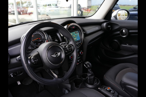 MINI Mini 1.5 Automaat Cooper Business | Navigatie | Climate Control | Regen+Licht Sensor MINI Mini 1.5 Automaat Cooper Business | Navigatie | Climate Control | Regen+Licht Sensor