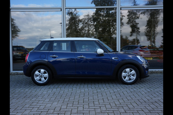MINI Mini 1.5 Automaat Cooper Business | Navigatie | Climate Control | Regen+Licht Sensor MINI Mini 1.5 Automaat Cooper Business | Navigatie | Climate Control | Regen+Licht Sensor