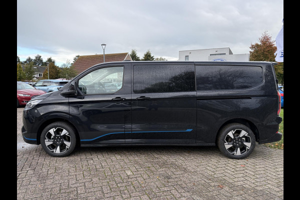 Ford Transit Custom 320 2.5 PHEV L2H1 Sport DC | SCI | 233pk | | Dubbele Cabine | Dubbele zijschuifdeur | Inklapbare trekhaak | 19 inch lichtmetalen Sport velgen (mat zwart) | Verwarmbaar stuurwiel | Navigatie systeem