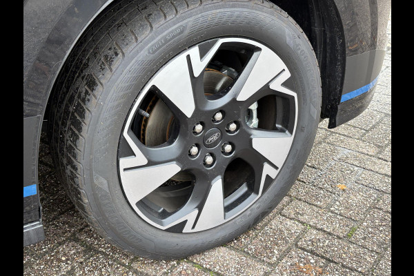 Ford Transit Custom 320 2.5 PHEV L2H1 Sport DC | SCI | 233pk | | Dubbele Cabine | Dubbele zijschuifdeur | Inklapbare trekhaak | 19 inch lichtmetalen Sport velgen (mat zwart) | Verwarmbaar stuurwiel | Navigatie systeem