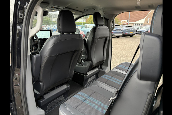 Ford Transit Custom 320 2.5 PHEV L2H1 Sport DC | SCI | 233pk | | Dubbele Cabine | Dubbele zijschuifdeur | Inklapbare trekhaak | 19 inch lichtmetalen Sport velgen (mat zwart) | Verwarmbaar stuurwiel | Navigatie systeem