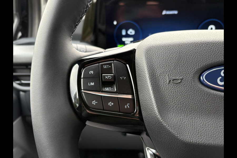 Ford Transit Custom 320 2.5 PHEV L2H1 Sport DC | SCI | 233pk | | Dubbele Cabine | Dubbele zijschuifdeur | Inklapbare trekhaak | 19 inch lichtmetalen Sport velgen (mat zwart) | Verwarmbaar stuurwiel | Navigatie systeem