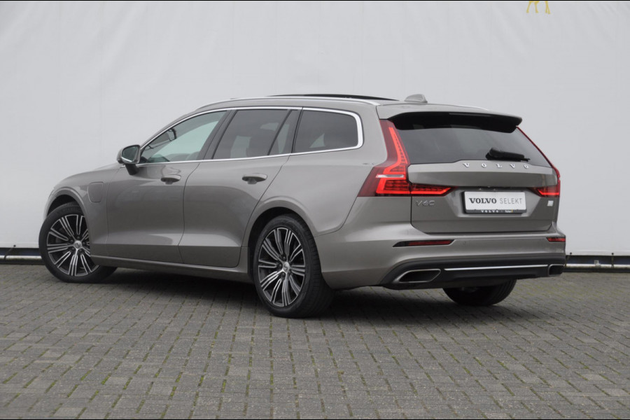 Volvo V60 T6 340PK Automaat Recharge AWD Inscription / Panoramadak / BLIS / Parkeersensoren met camera / Elektrische achterklep / Stoel - en stuurwielverwarming / Getint glas / Adaptieve cruise control Volvo V60 T6 340PK Automaat Recharge AWD Inscription / Panoramadak / BLIS / Parkeersensoren met camera / Elektrische achterklep / Stoel - en stuurwielverwarming / Getint glas / Adaptieve cruise control
