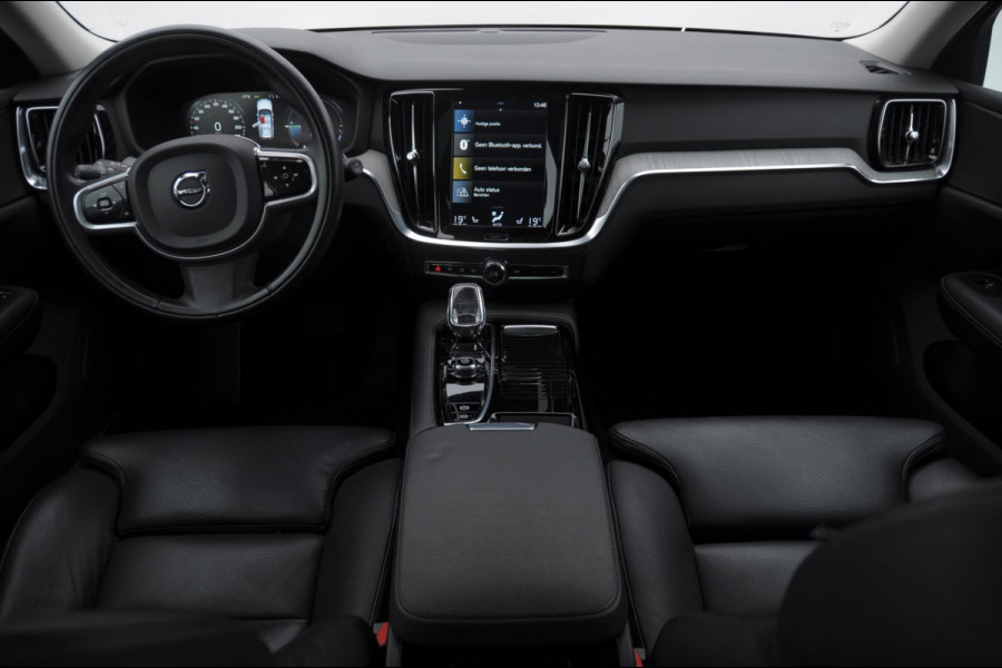 Volvo V60 T6 340PK Automaat Recharge AWD Inscription / Panoramadak / BLIS / Parkeersensoren met camera / Elektrische achterklep / Stoel - en stuurwielverwarming / Getint glas / Adaptieve cruise control Volvo V60 T6 340PK Automaat Recharge AWD Inscription / Panoramadak / BLIS / Parkeersensoren met camera / Elektrische achterklep / Stoel - en stuurwielverwarming / Getint glas / Adaptieve cruise control