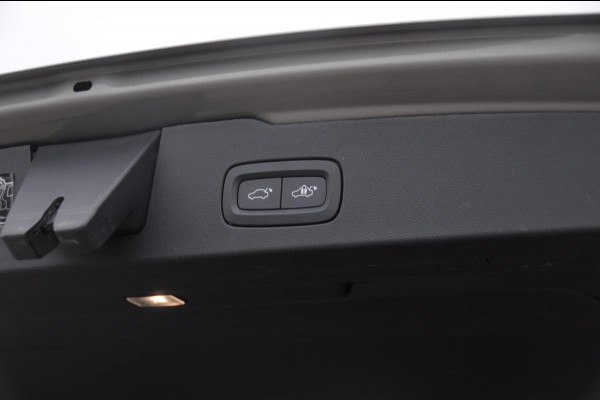 Volvo V60 T6 340PK Automaat Recharge AWD Inscription / Panoramadak / BLIS / Parkeersensoren met camera / Elektrische achterklep / Stoel - en stuurwielverwarming / Getint glas / Adaptieve cruise control Volvo V60 T6 340PK Automaat Recharge AWD Inscription / Panoramadak / BLIS / Parkeersensoren met camera / Elektrische achterklep / Stoel - en stuurwielverwarming / Getint glas / Adaptieve cruise control