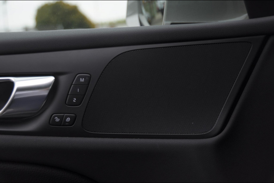 Volvo V60 T6 340PK Automaat Recharge AWD Inscription / Panoramadak / BLIS / Parkeersensoren met camera / Elektrische achterklep / Stoel - en stuurwielverwarming / Getint glas / Adaptieve cruise control Volvo V60 T6 340PK Automaat Recharge AWD Inscription / Panoramadak / BLIS / Parkeersensoren met camera / Elektrische achterklep / Stoel - en stuurwielverwarming / Getint glas / Adaptieve cruise control