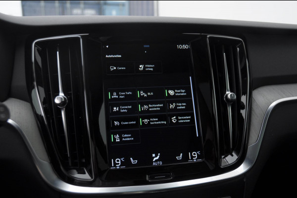 Volvo V60 T6 340PK Automaat Recharge AWD Inscription / Panoramadak / BLIS / Parkeersensoren met camera / Elektrische achterklep / Stoel - en stuurwielverwarming / Getint glas / Adaptieve cruise control Volvo V60 T6 340PK Automaat Recharge AWD Inscription / Panoramadak / BLIS / Parkeersensoren met camera / Elektrische achterklep / Stoel - en stuurwielverwarming / Getint glas / Adaptieve cruise control
