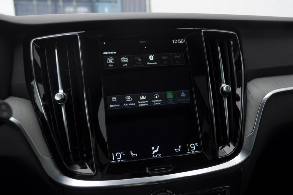Volvo V60 T6 340PK Automaat Recharge AWD Inscription / Panoramadak / BLIS / Parkeersensoren met camera / Elektrische achterklep / Stoel - en stuurwielverwarming / Getint glas / Adaptieve cruise control Volvo V60 T6 340PK Automaat Recharge AWD Inscription / Panoramadak / BLIS / Parkeersensoren met camera / Elektrische achterklep / Stoel - en stuurwielverwarming / Getint glas / Adaptieve cruise control
