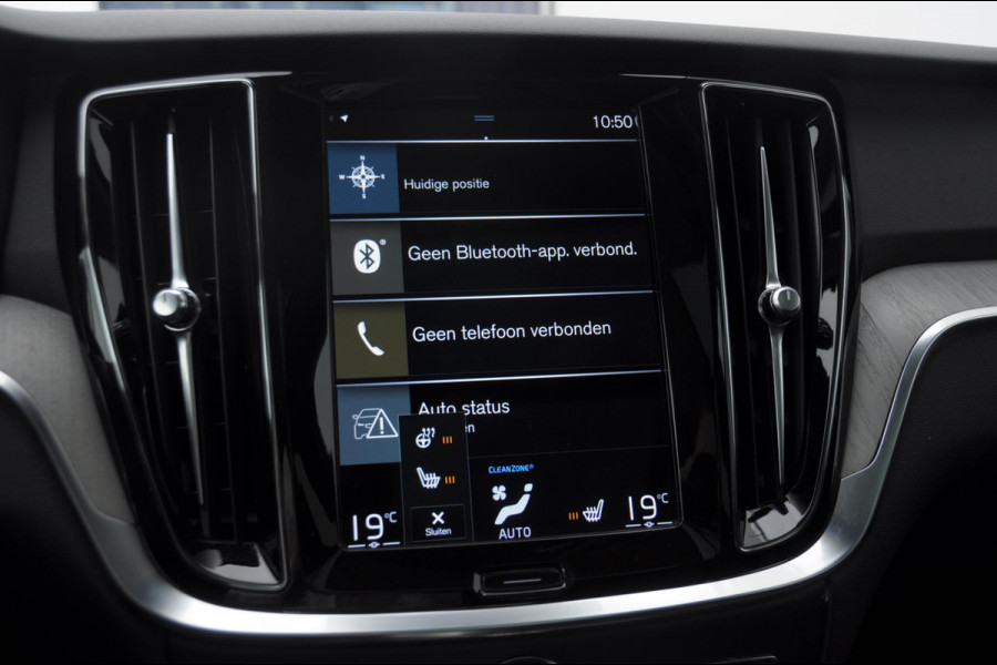 Volvo V60 T6 340PK Automaat Recharge AWD Inscription / Panoramadak / BLIS / Parkeersensoren met camera / Elektrische achterklep / Stoel - en stuurwielverwarming / Getint glas / Adaptieve cruise control Volvo V60 T6 340PK Automaat Recharge AWD Inscription / Panoramadak / BLIS / Parkeersensoren met camera / Elektrische achterklep / Stoel - en stuurwielverwarming / Getint glas / Adaptieve cruise control