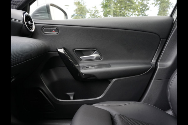 Mercedes-Benz A-Klasse 180 Business Solution Automaat | Navigatie | Android/Apple Carplay